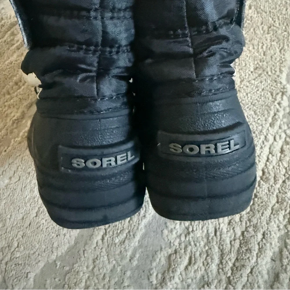 Sorel snow boots commander black faux fur pull on waterproof boys 9
